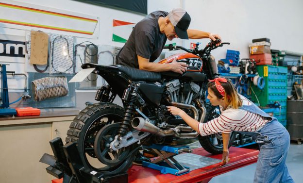 5 Reasons To Invest In A Motorcycle Lift Table